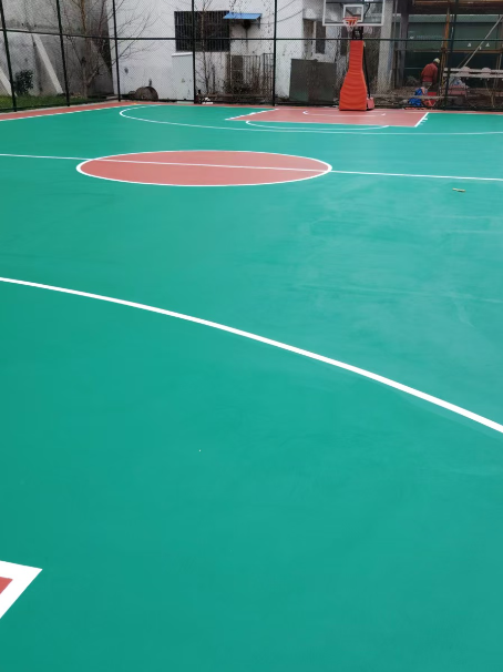 关岭 球场长期使用易出现地面开裂